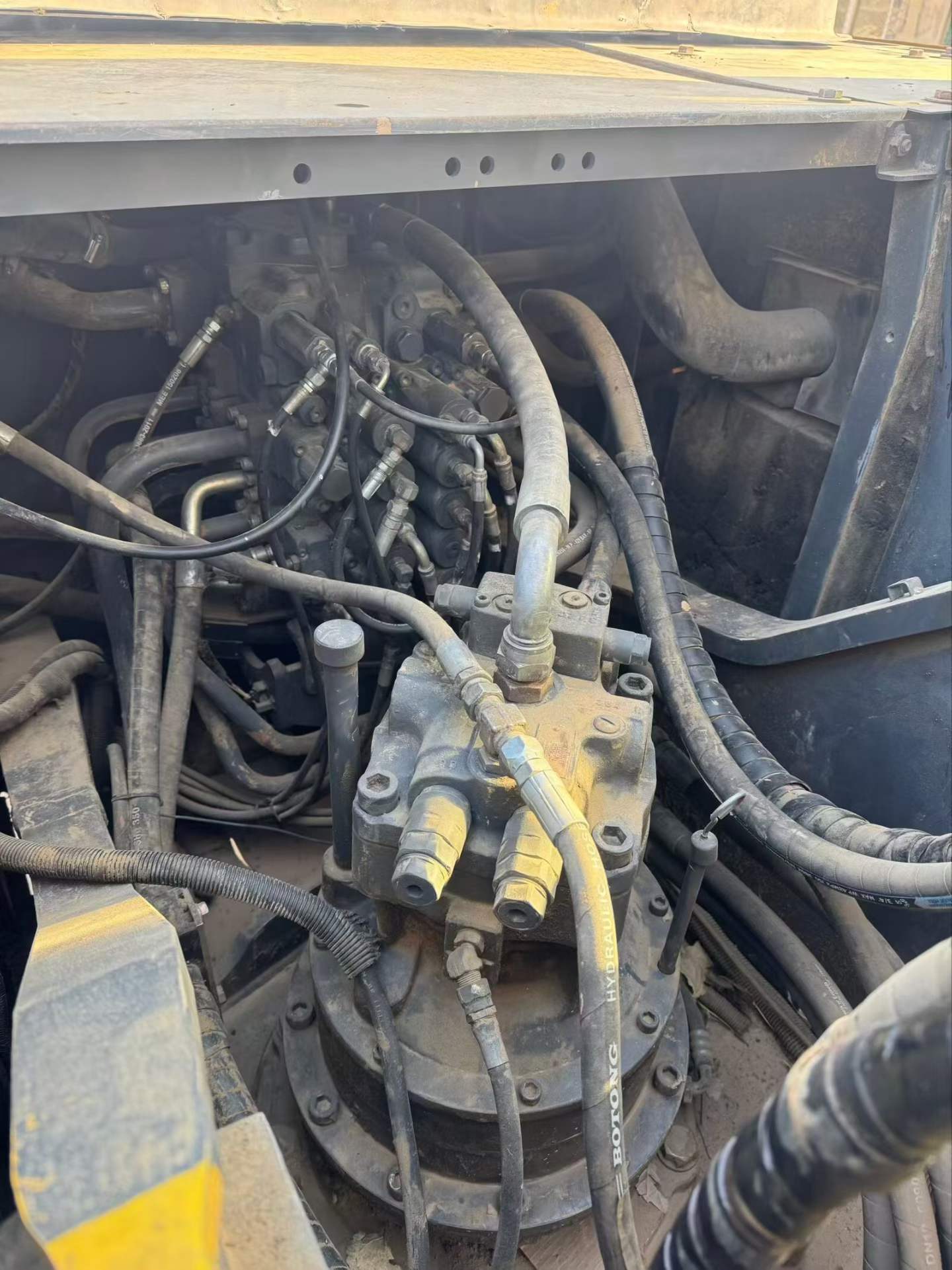 Used Sumitomo SH240-3 Excavator 2014 Model / 9