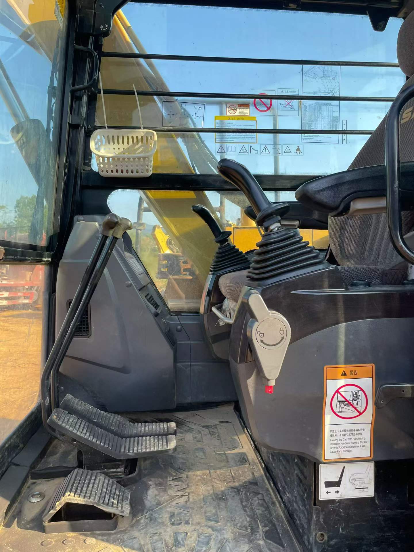 Used Sany SY65W Excavator 2018 Model / 7