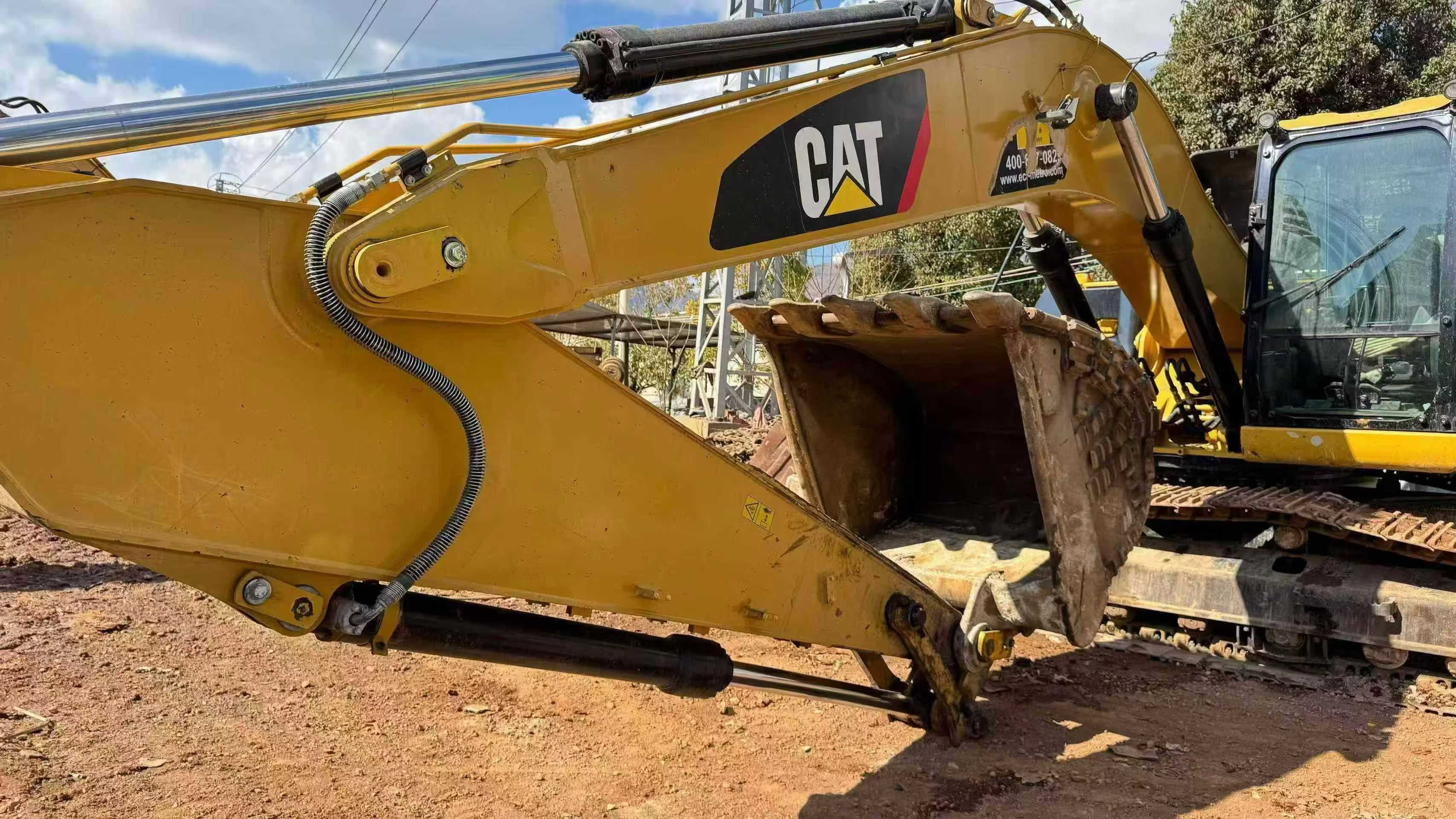 Used Caterpillar 326DL Excavator 2020 Model / 9
