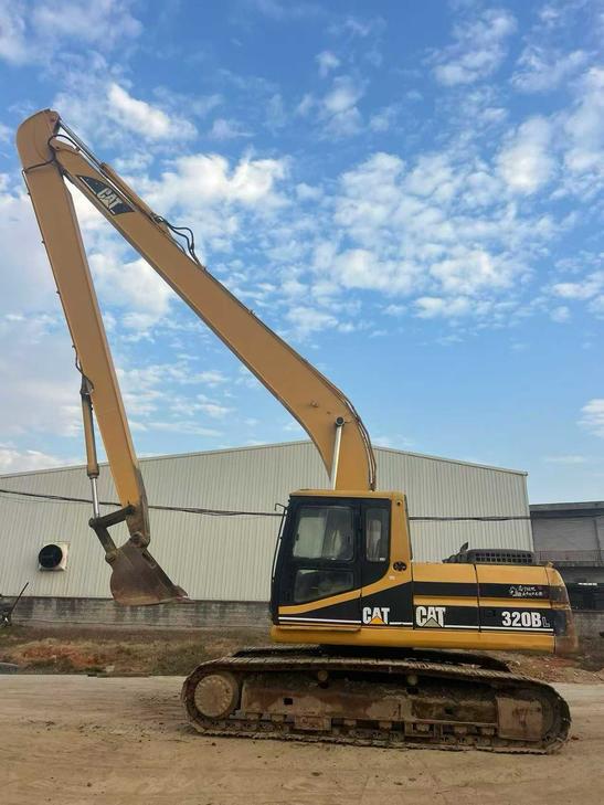 Buy Caterpillar 320L Used Excavator / 1