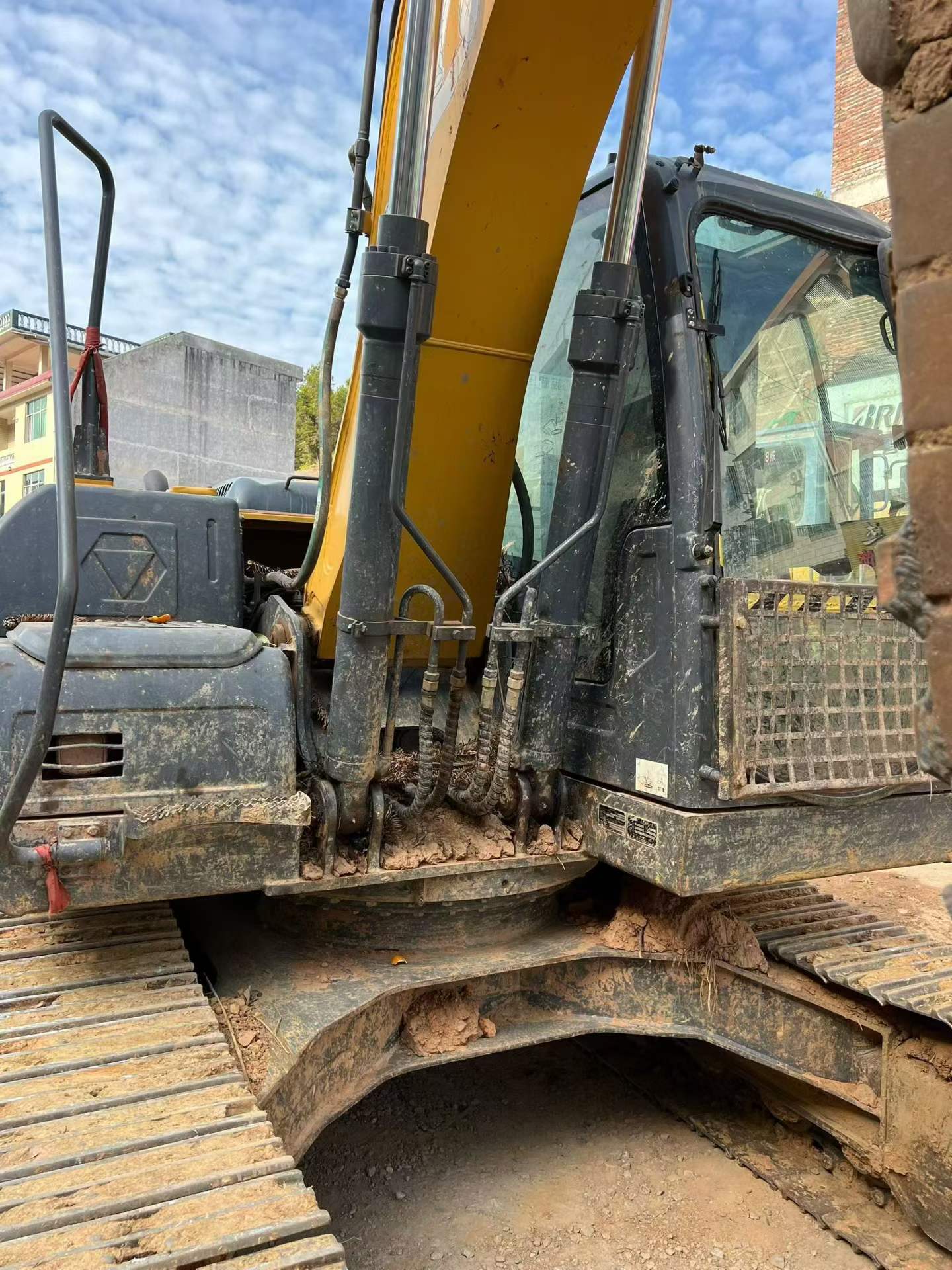 Used XCMG XE135B Excavator 2016 Model / 3
