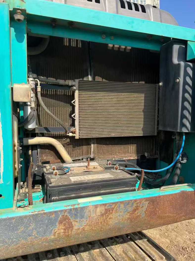 Used Kobelco SK200 Excavator 2018 Model / 8