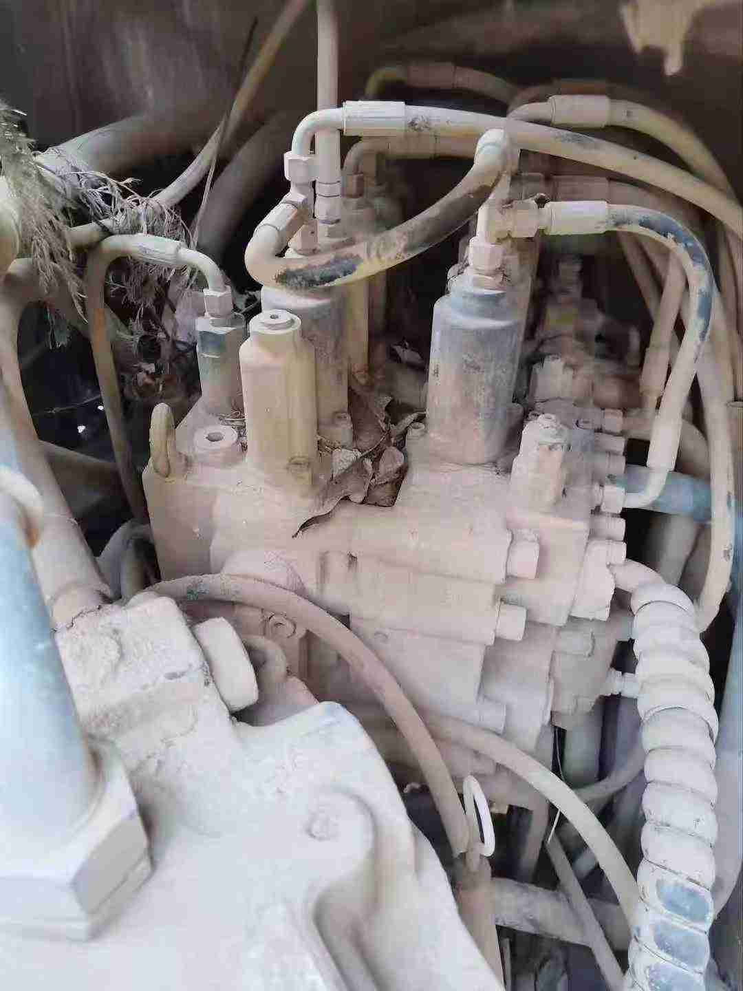 Used Hyundai R215VS Excavator 2018 Model / 5