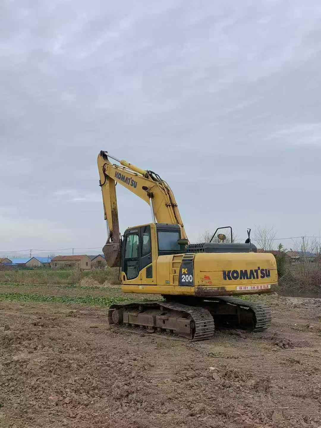 Used Komatsu PC200-8 Excavator 2015 Model / 3