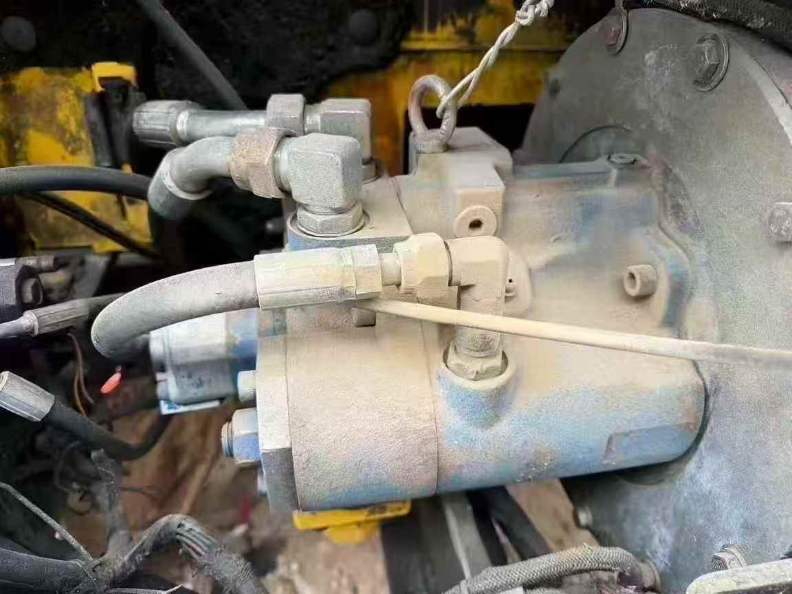 Compre Escavadeira Hyundai R80WM/WH Usada / 6