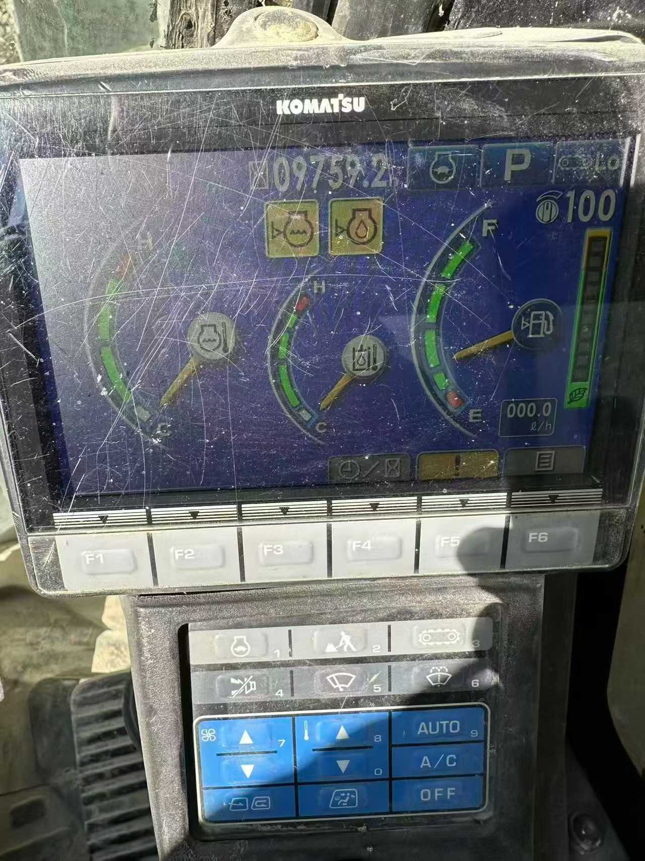 Used Komatsu PC220-8 Excavator 2021 Model / 8