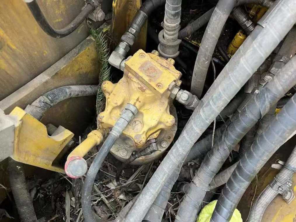 Used Komatsu PC130 Excavator 2019 Model / 3