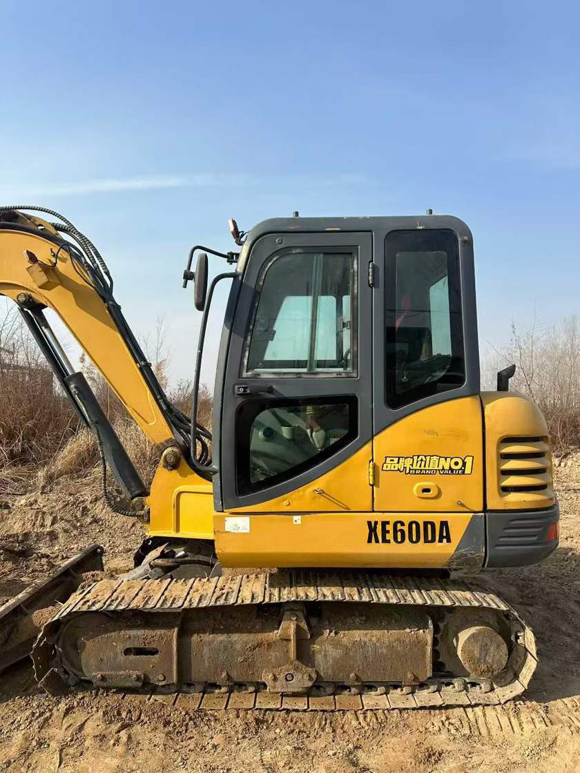 Used XCMG XE60 Excavator 2016 Model / 3