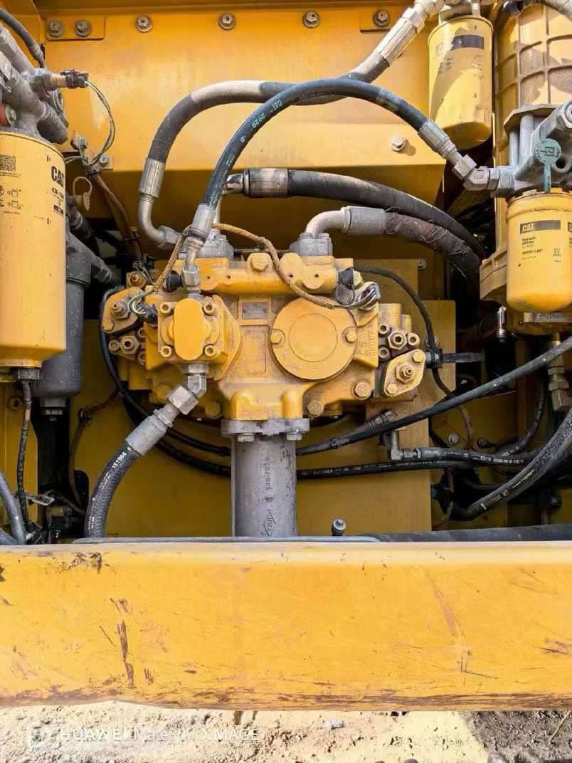 Used Caterpillar 323D2L Excavator 2016 Model / 7