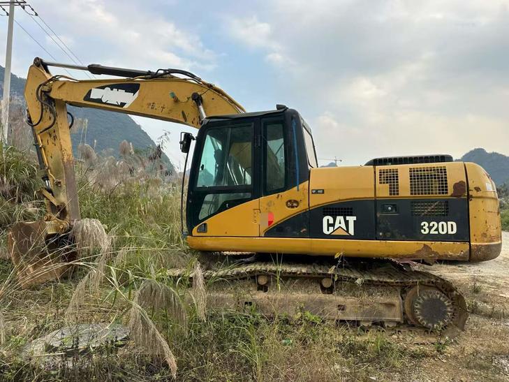 Buy Caterpillar 320D Used Excavator / 1