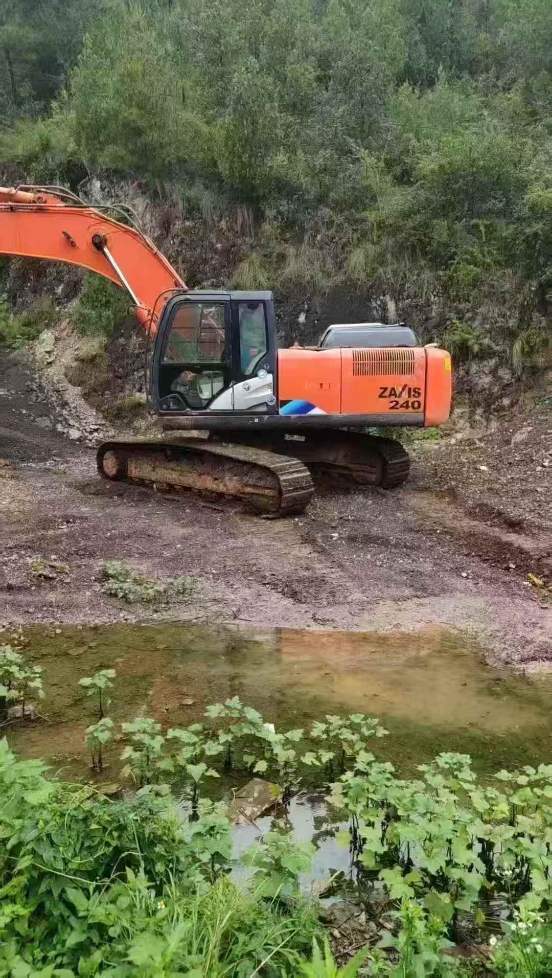 Used Hitachi ZX240 Excavator 2017 Model / 4