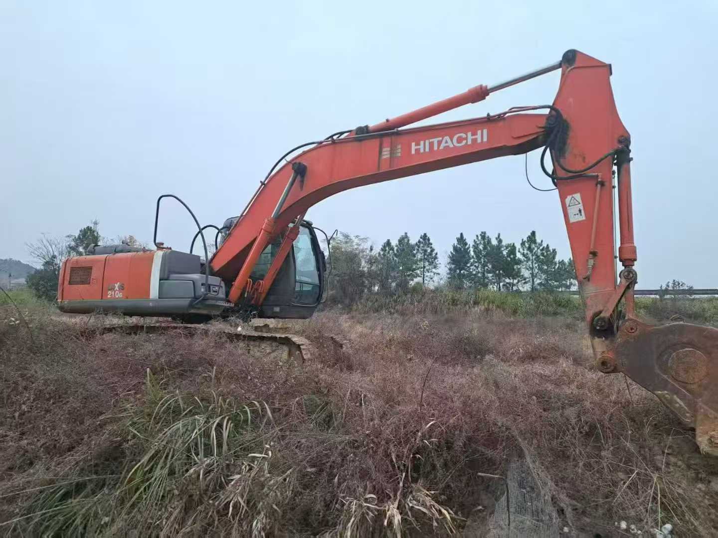 Used Hitachi ZX200-3G Excavator 2013 Model / 4