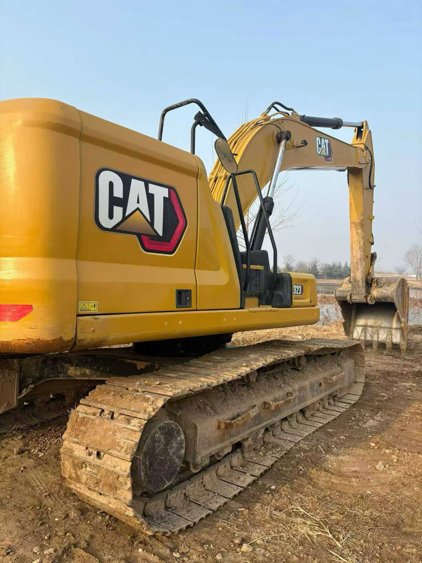 Used Caterpillar 323 Excavator 2020 Model / 3