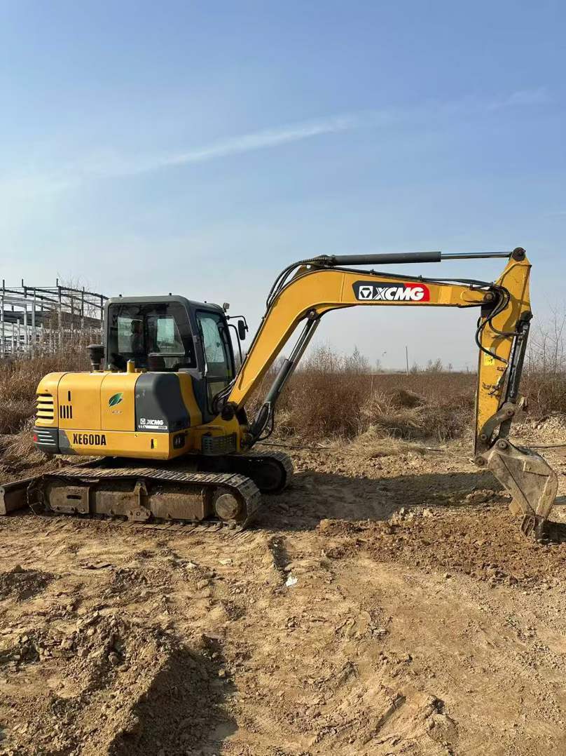 Used XCMG XE60 Excavator 2016 Model / 5