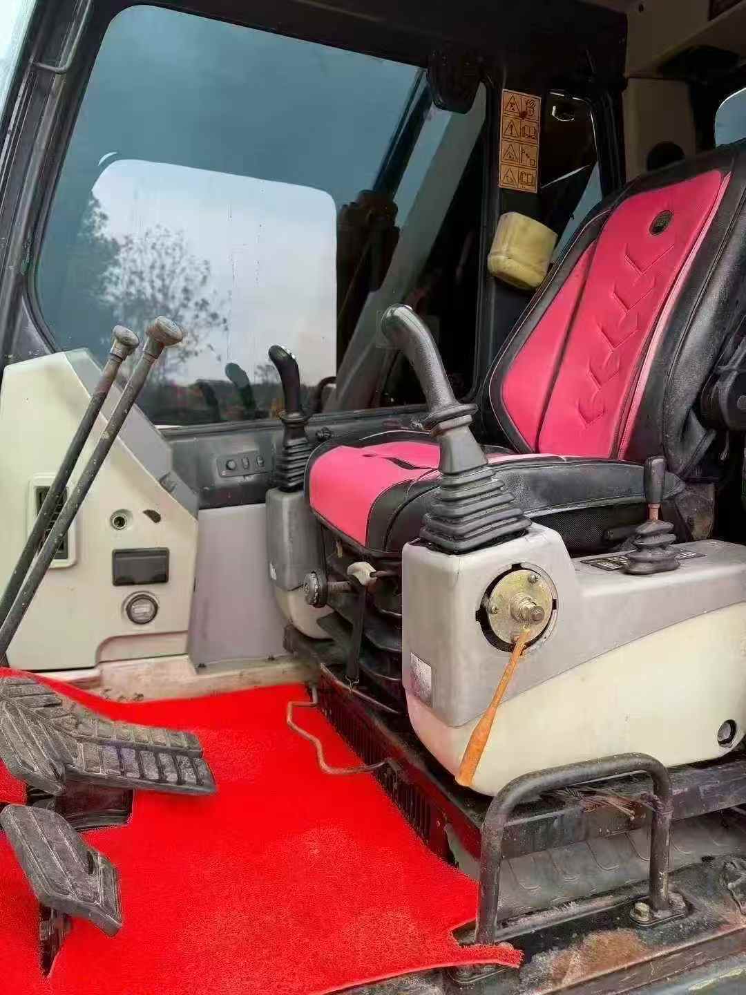 Compre Escavadeira Hyundai R80WM/WH Usada / 3