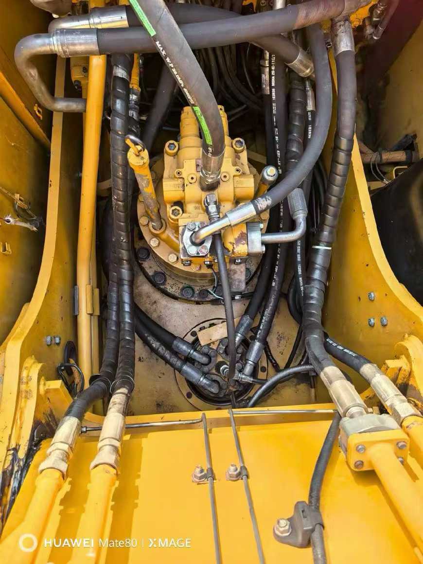 Used Caterpillar 323D2L Excavator 2016 Model / 4