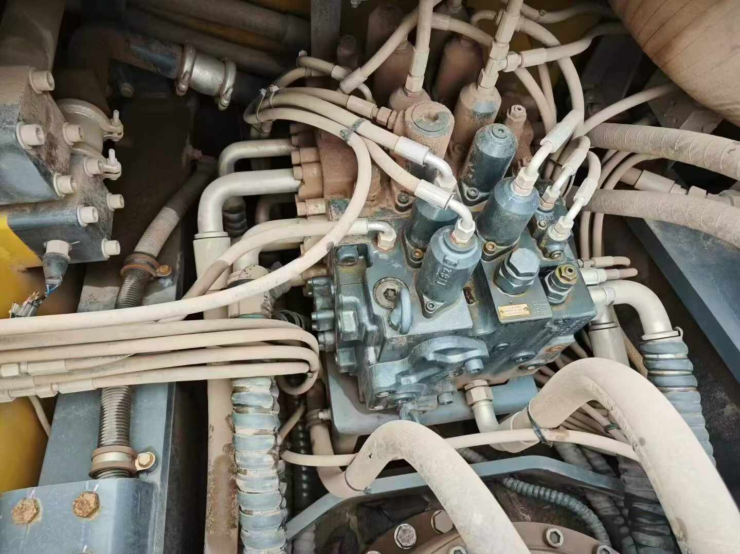 Used XCMG LW550KV Excavator 2022 Model / 5