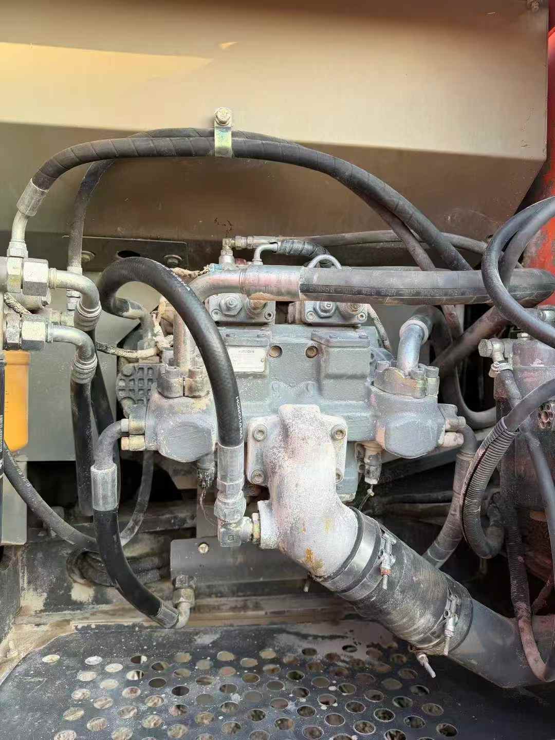 Used Hitachi ZAXIS200 Excavator 2011 Model / 5