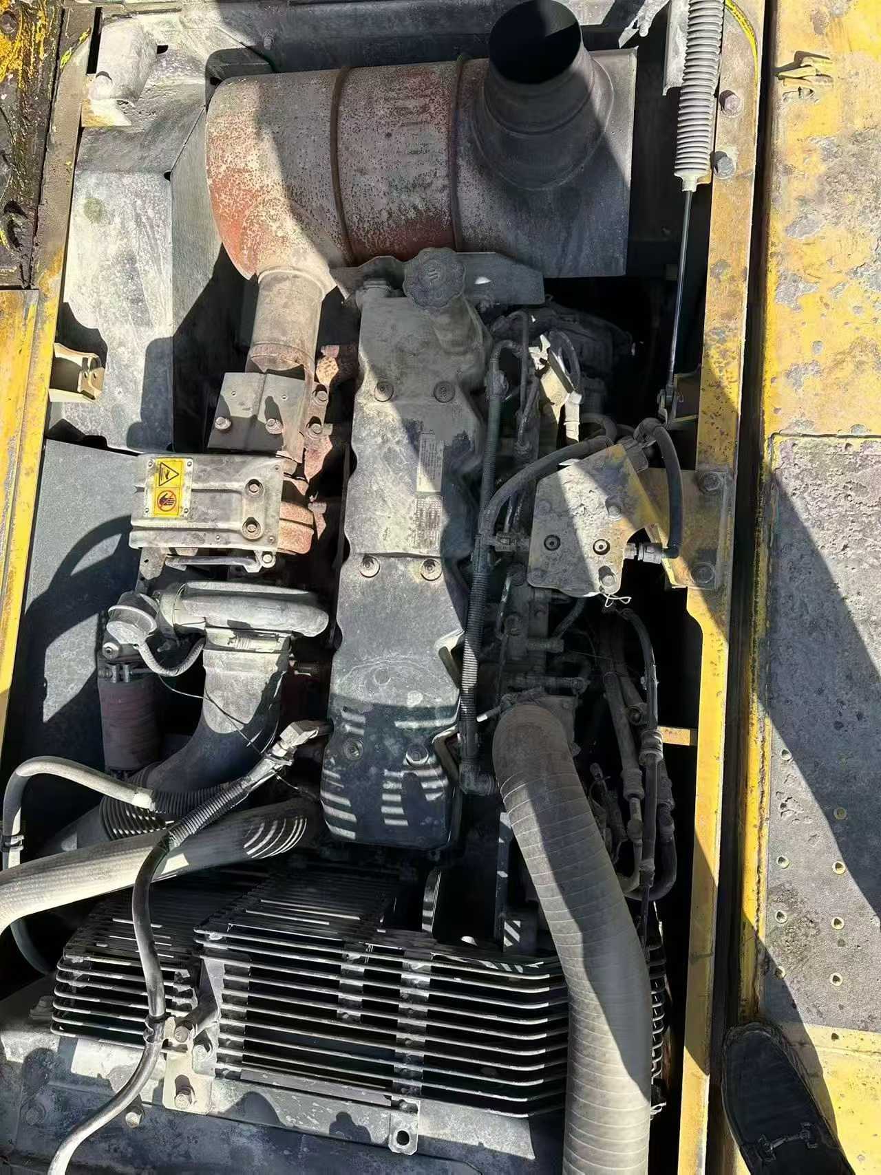 Used Komatsu PC220-8 Excavator 2021 Model / 7