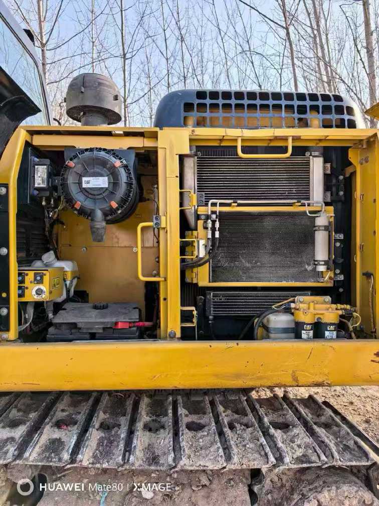 Used Caterpillar 323D2L Excavator 2016 Model / 8