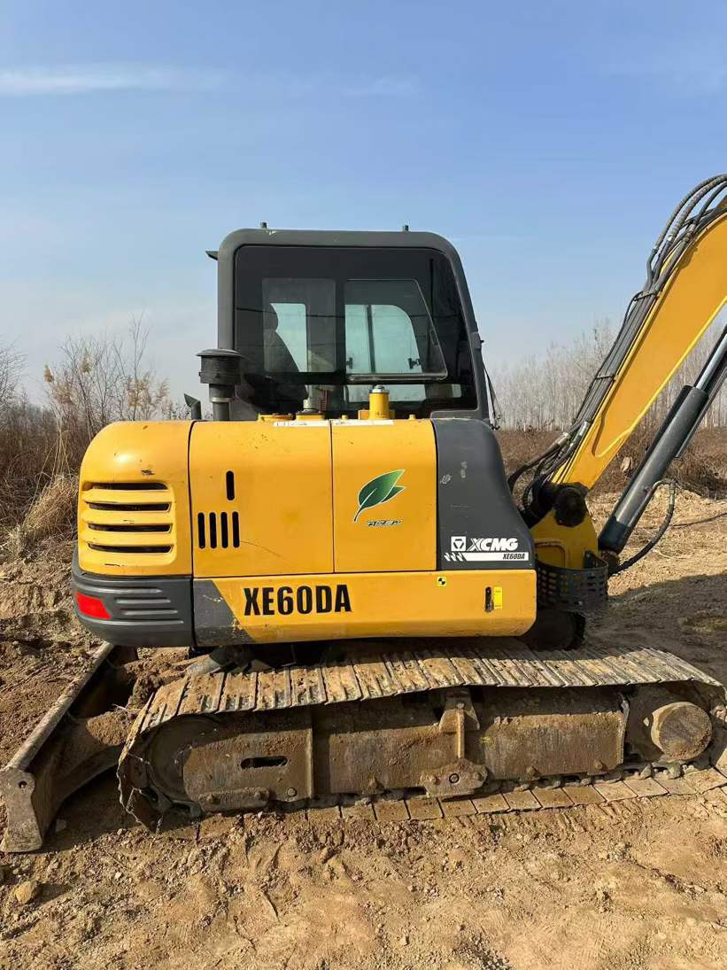 Used XCMG XE60 Excavator 2016 Model / 6