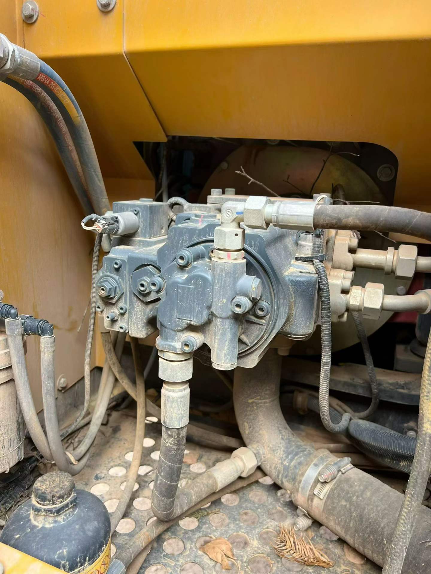 Used XCMG XE135B Excavator 2016 Model / 8