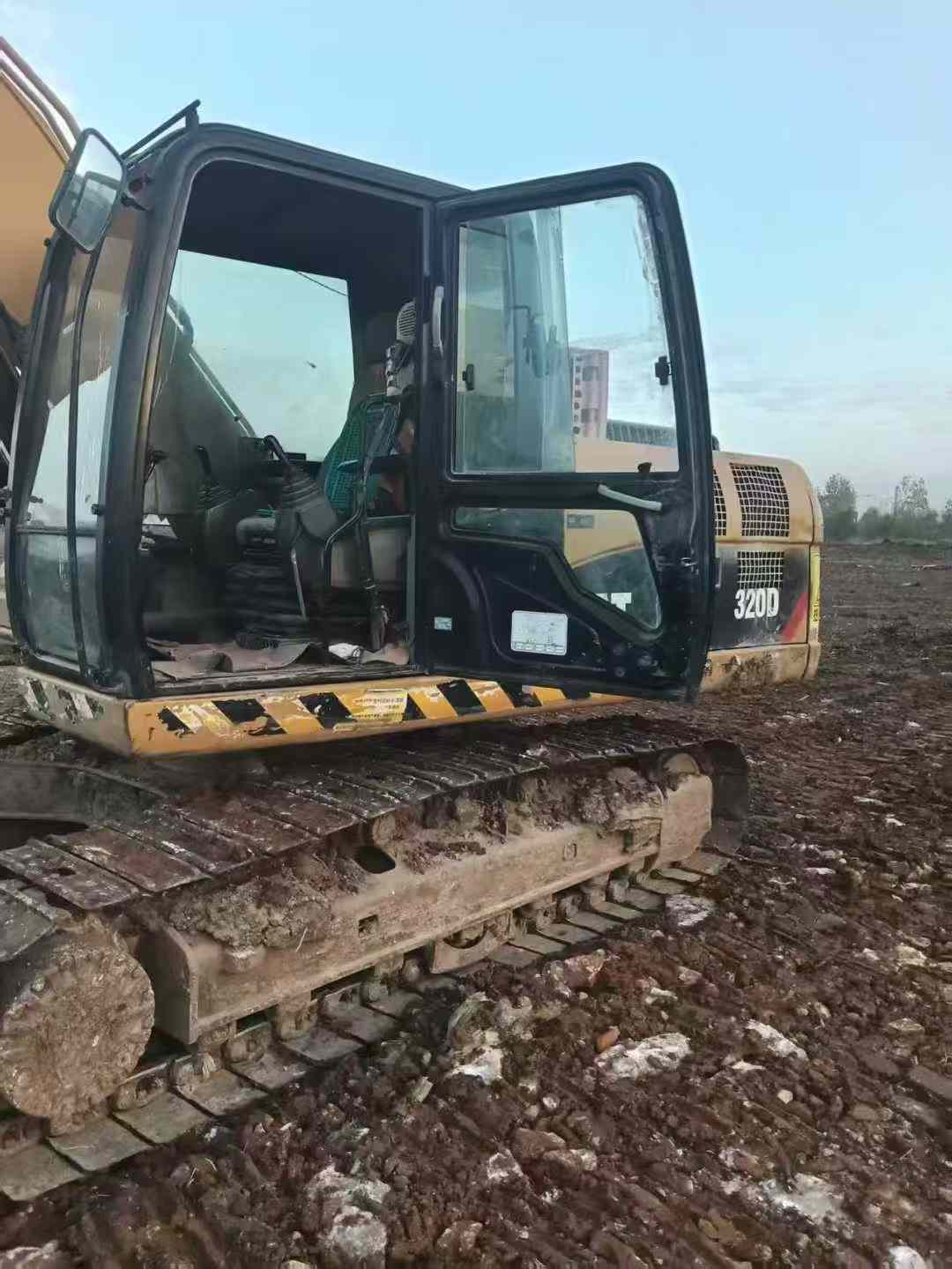 Used Caterpillar 320D Excavator 2011 Model / 5