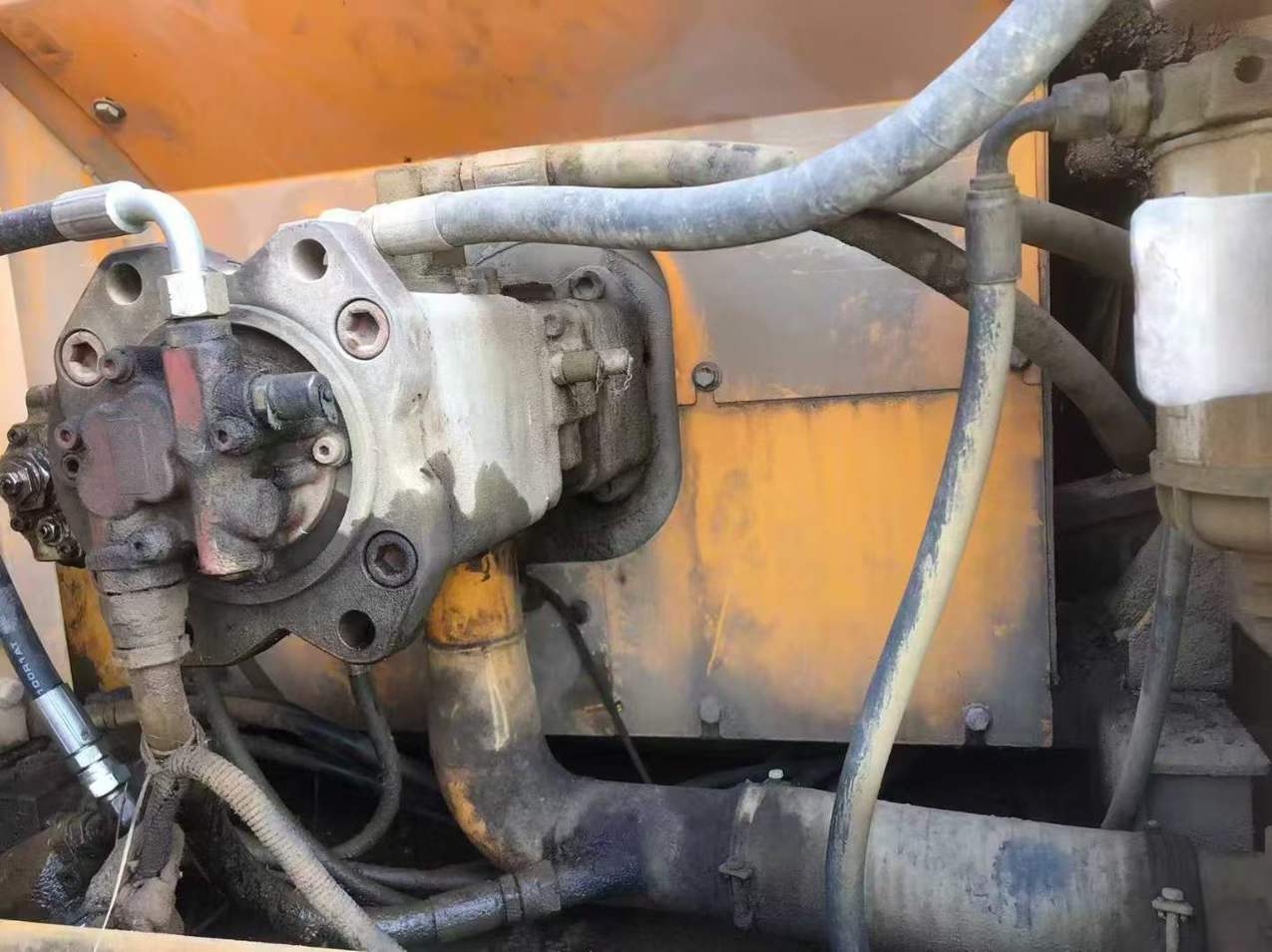 Used Hyundai R215-7 Excavator 2011 Model / 5