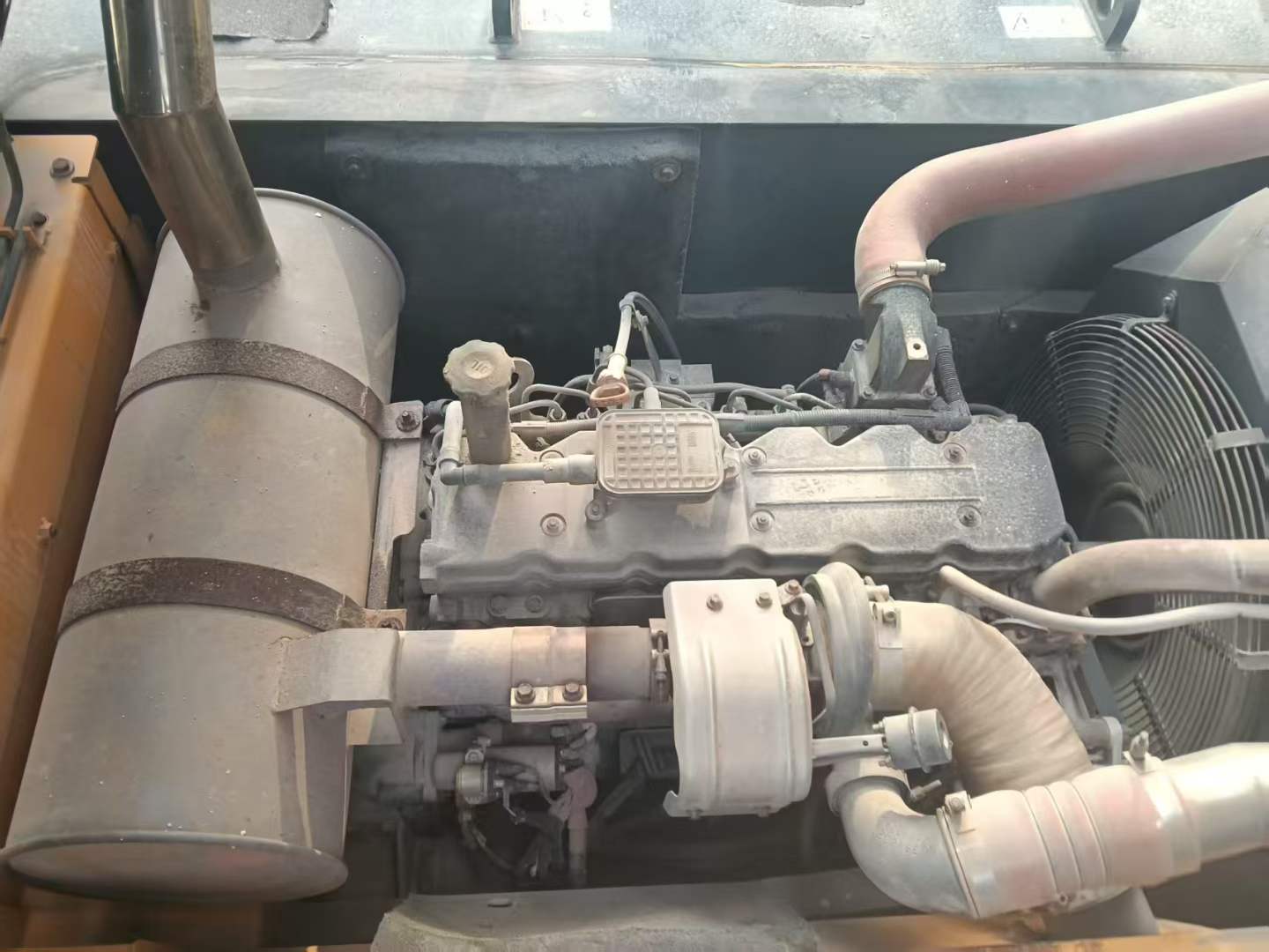 Used Hyundai R215VS Excavator 2019 Model / 3