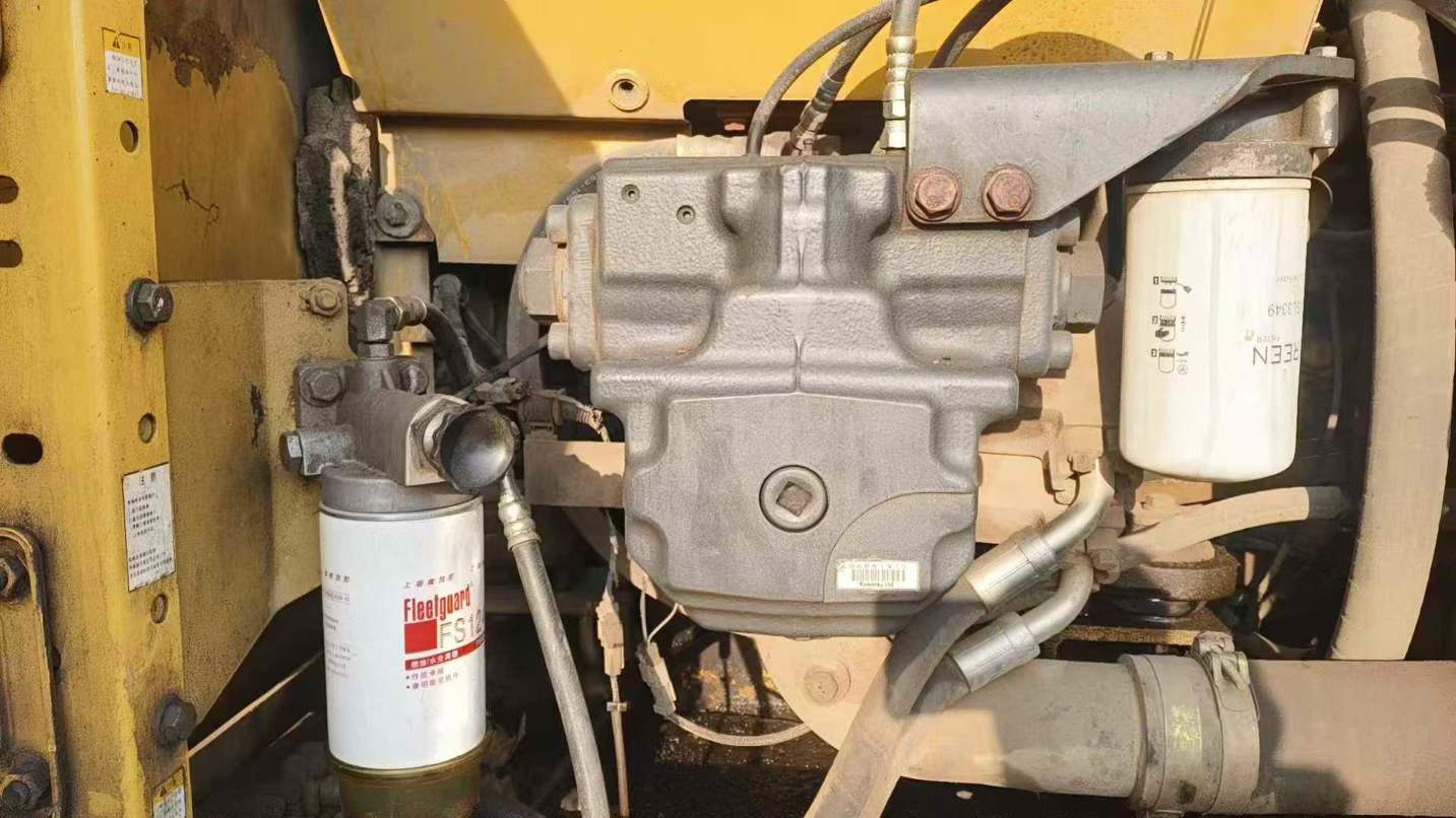 Used Komatsu PC210 Excavator 2010 Model / 7