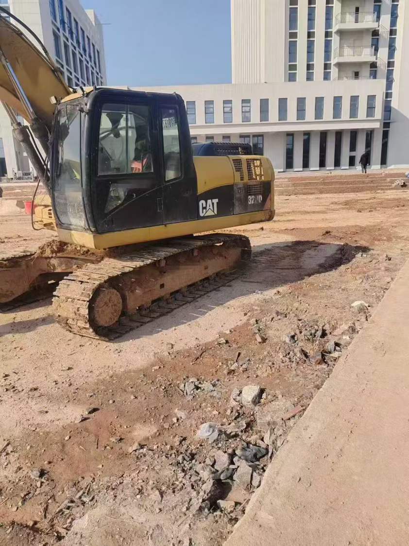 Used Caterpillar 320D Excavator 2013 Model / 4