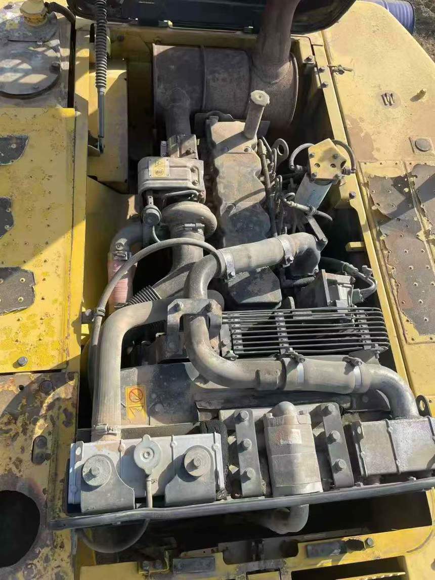 Used Komatsu PC240-11M0 Excavator 2012 Model / 6