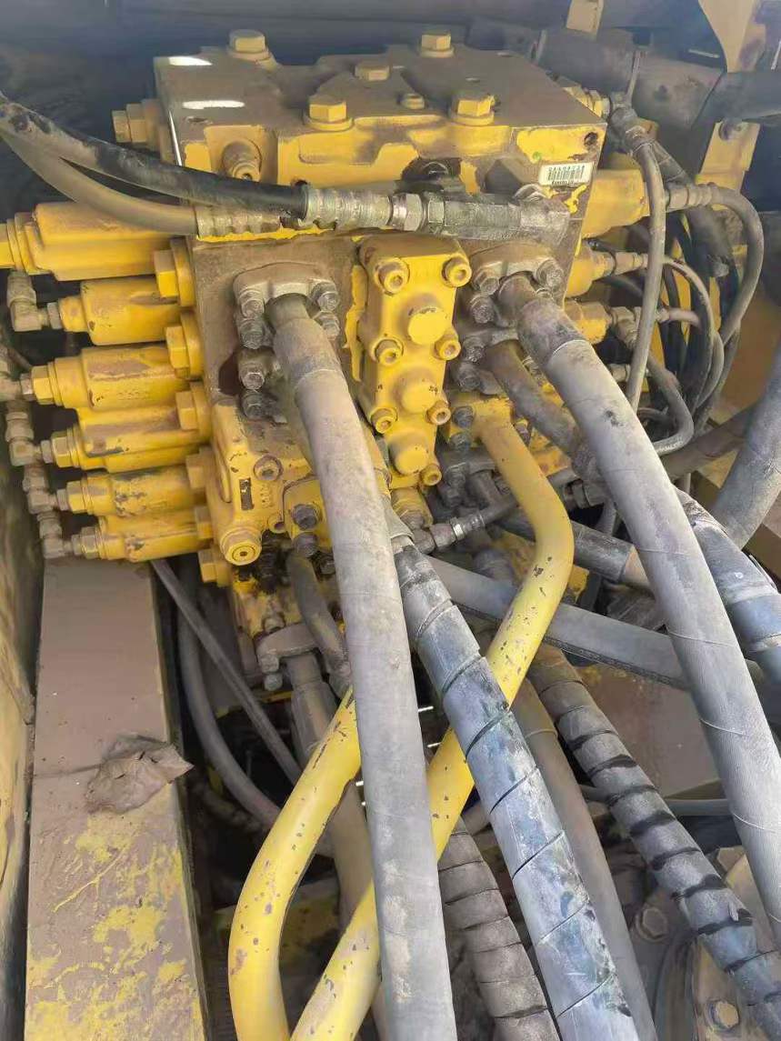 Used Komatsu PC240-11M0 Excavator 2012 Model / 4