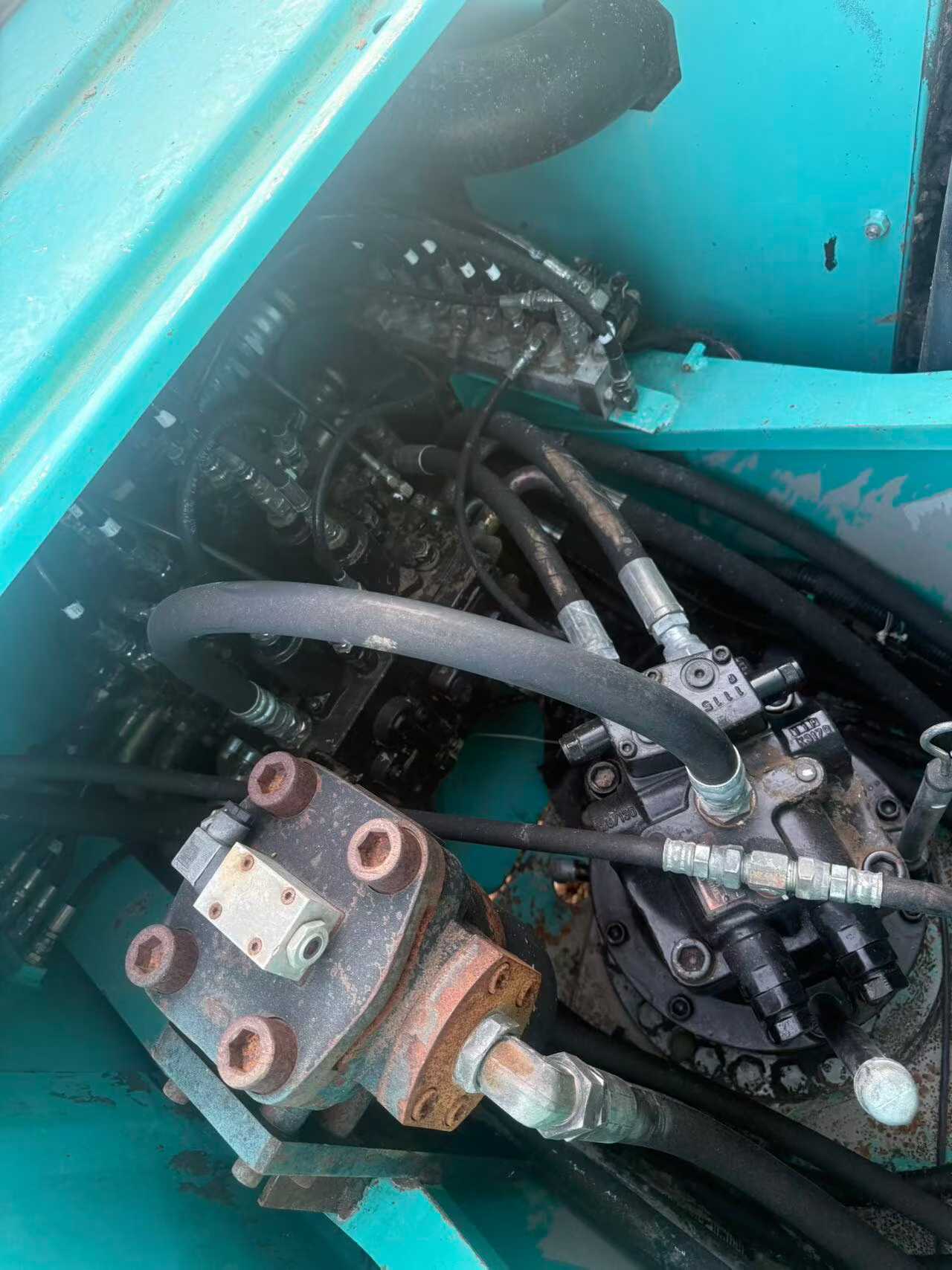 Used Kobelco SK200 Excavator 2011 Model / 2