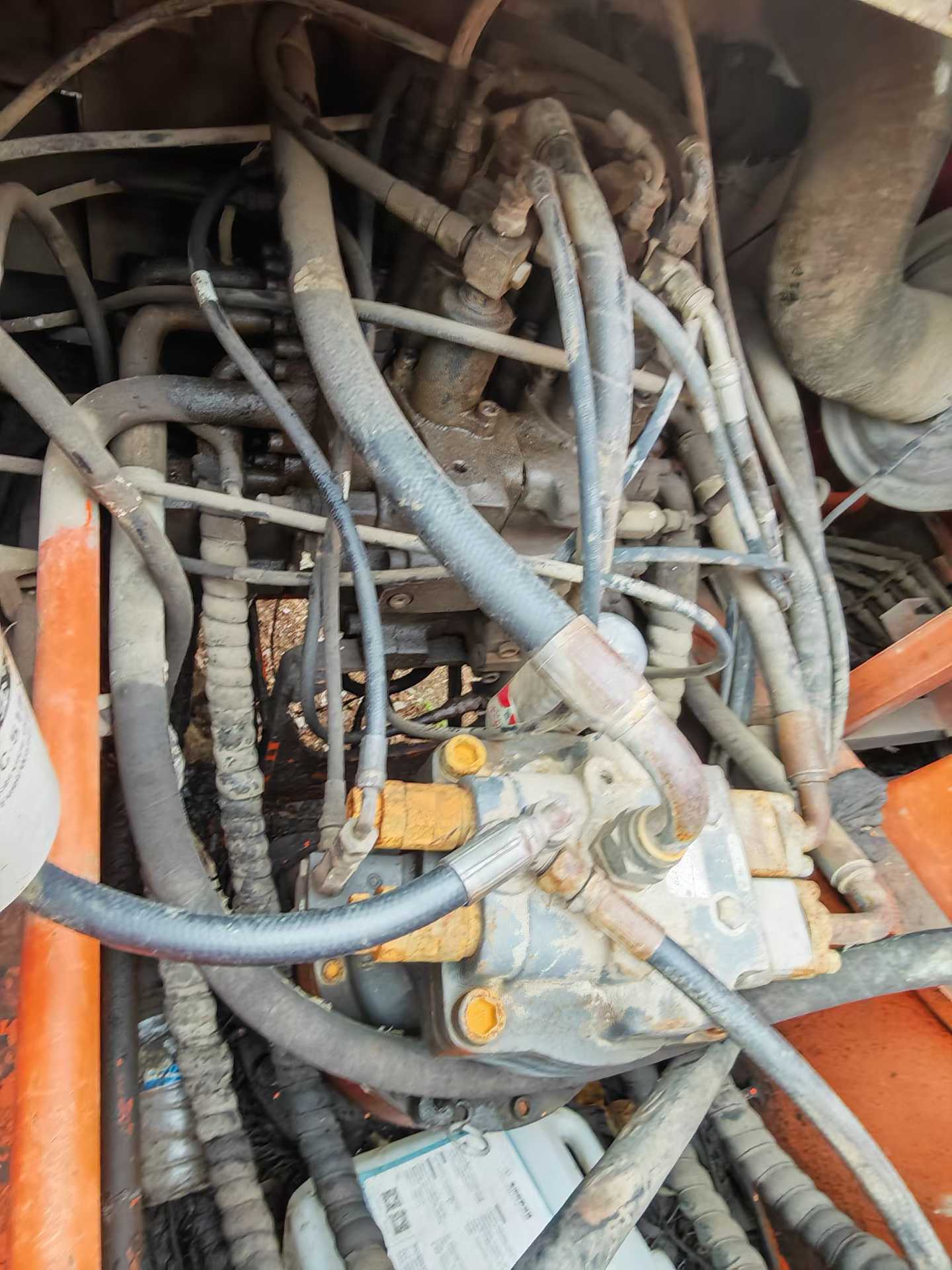 Used Doosan DH220-9E Excavator 2013 Model / 3