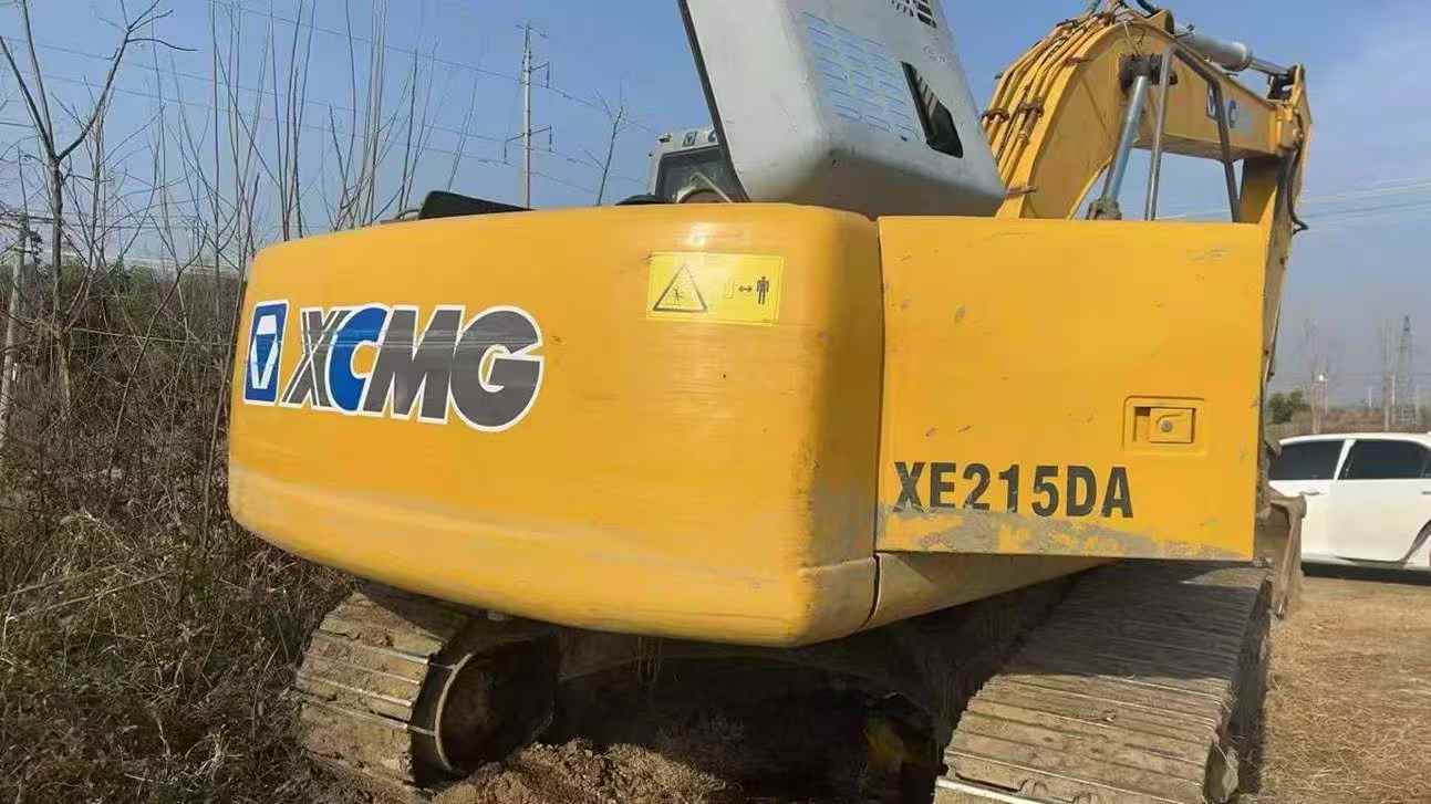 Used XCMG XE215C Excavator 2016 Model / 3