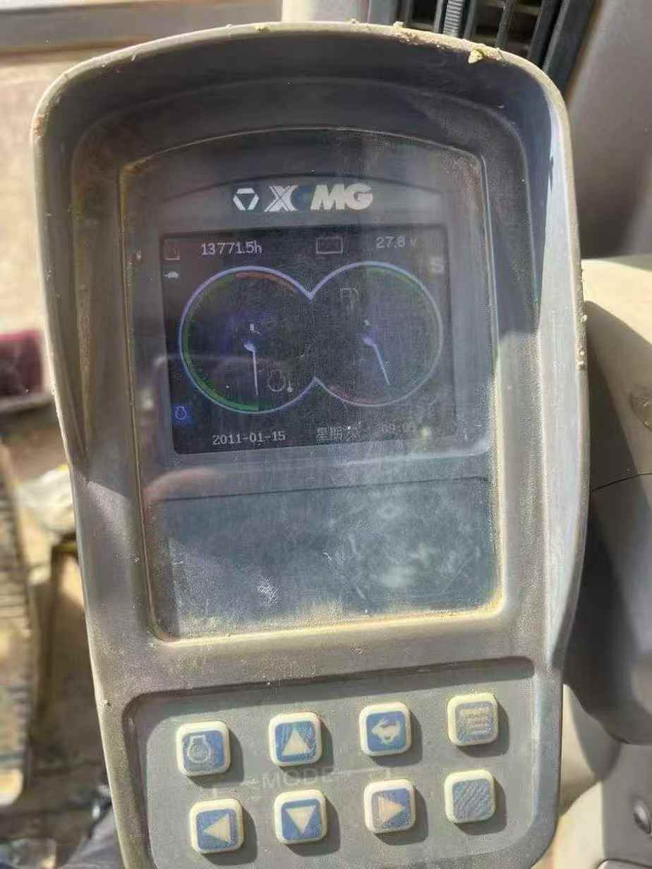 Used XCMG XE215C Excavator 2016 Model / 8