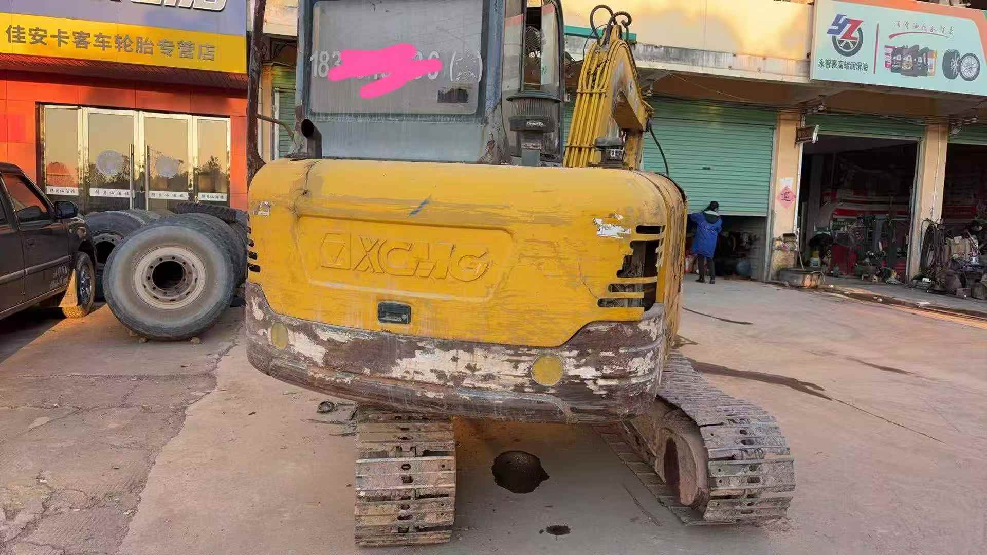 Used XCMG XE60D Excavator 2016 Model / 3