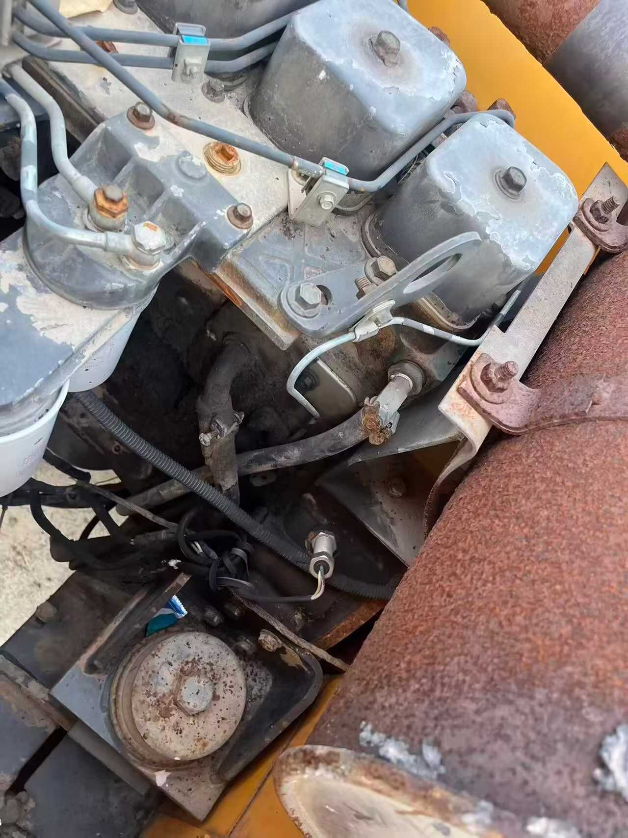 Used Hyundai R225LVS Excavator 2011 Model / 6