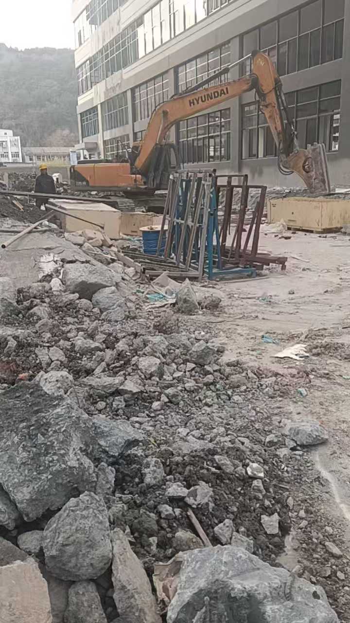 Used Hyundai R215VS Excavator 2019 Model / 6