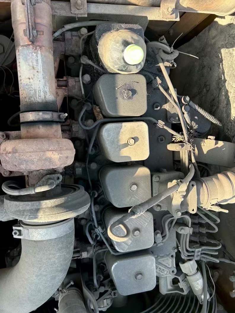 Used Hyundai R215VSN Excavator 2010 Model / 3