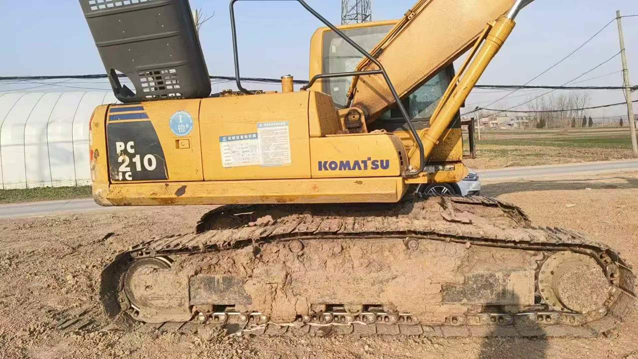 Used Komatsu PC210 Excavator 2010 Model / 8