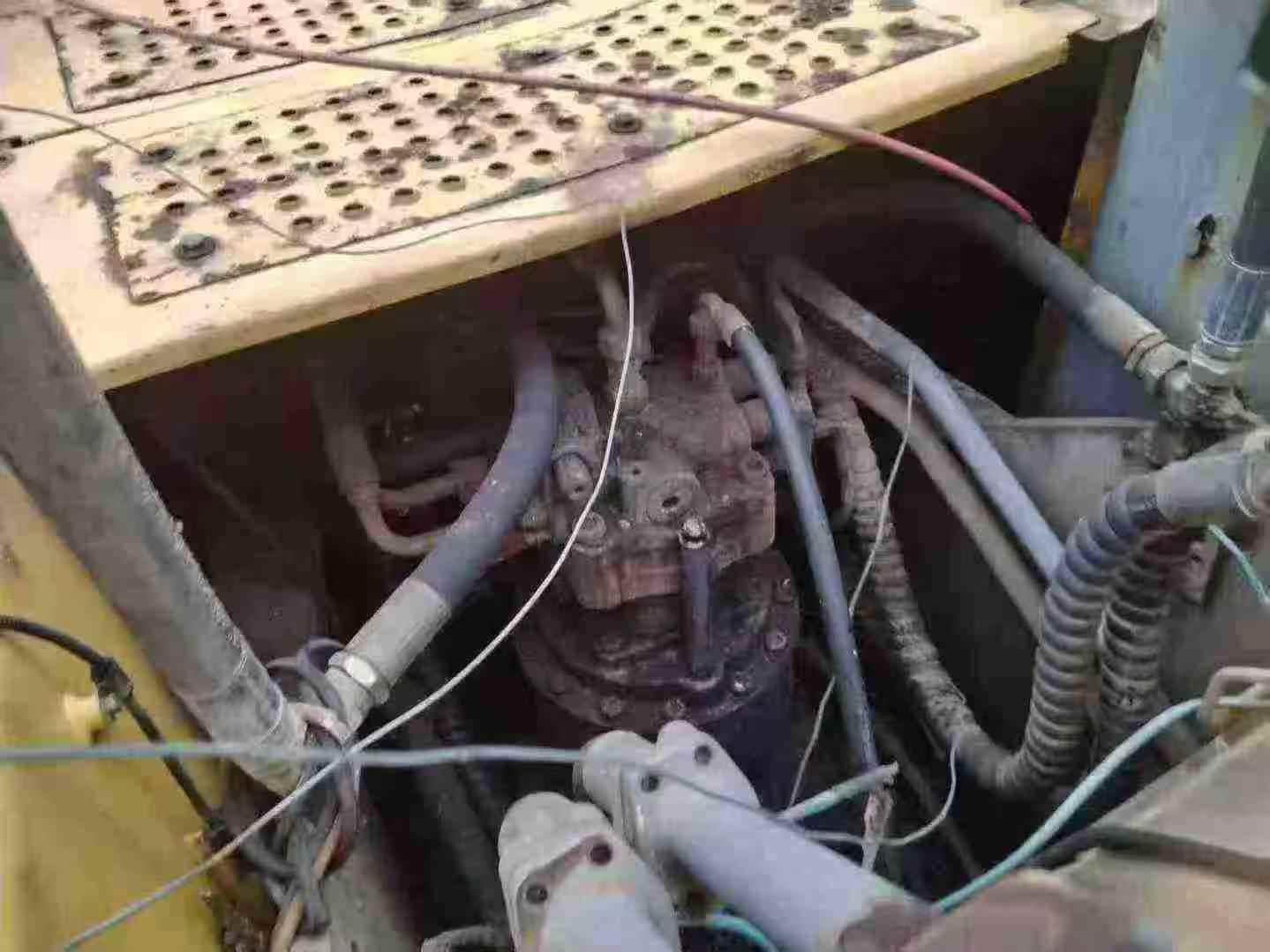 Used XCMG XE265D Excavator 2013 Model / 5