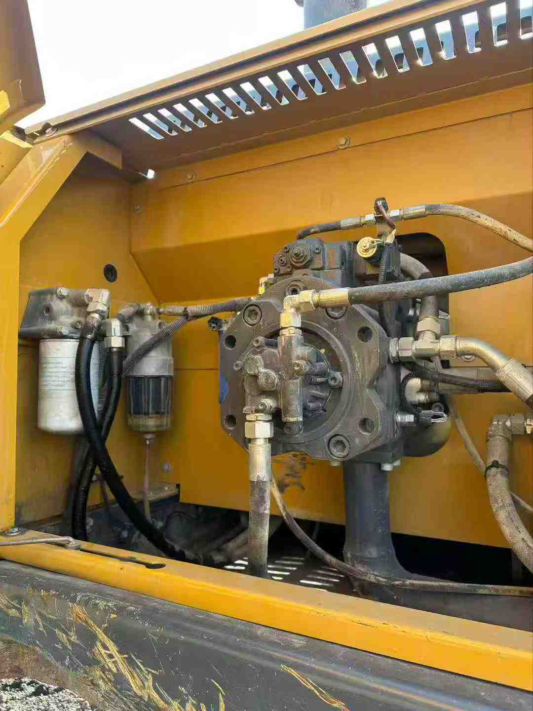 Used XCMG XE370D Excavator 2016 Model / 4