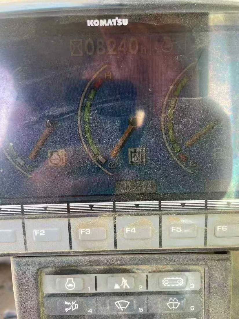 Used Komatsu PC240-11M0 Excavator 2012 Model / 7
