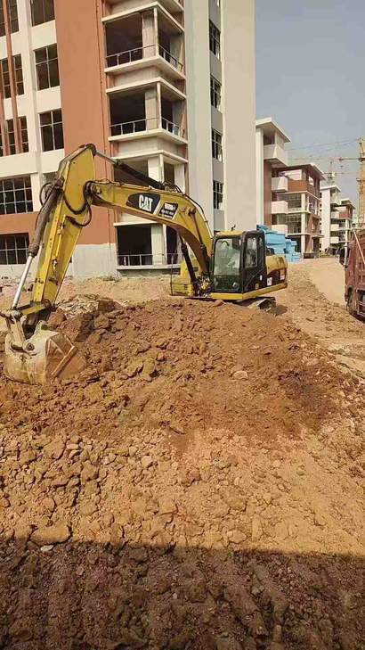 Buy Caterpillar 320D Used Excavator / 1