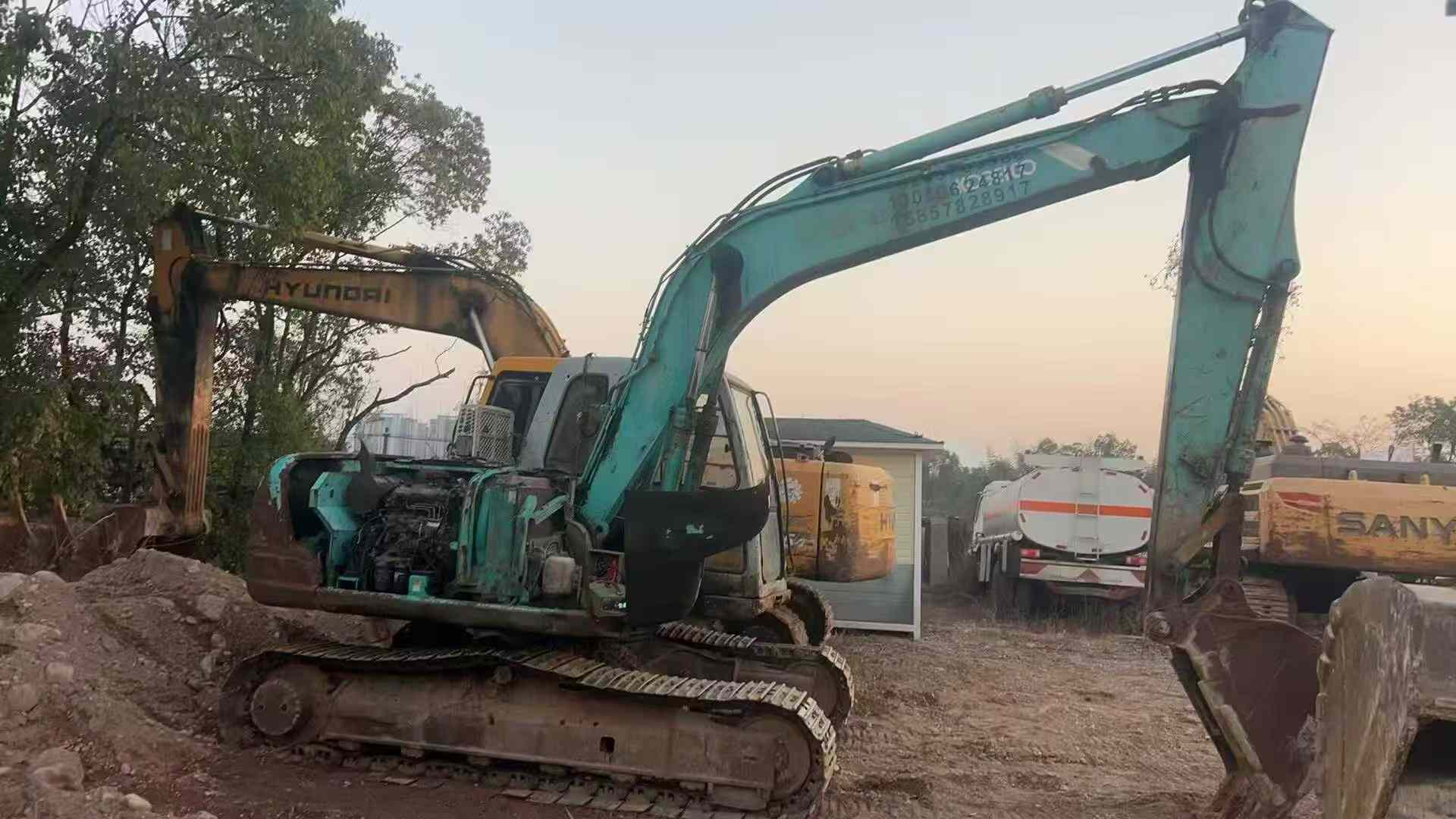 Used Kobelco SK120-5 Excavator 2016 Model / 3