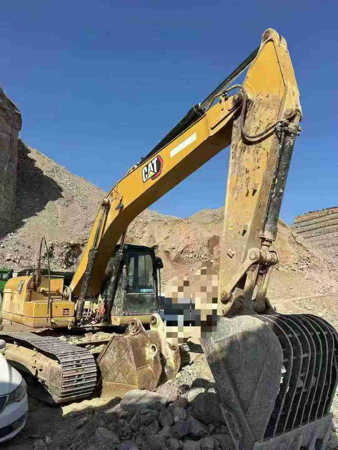 Used Caterpillar 323 Excavator 2021 Model / 5