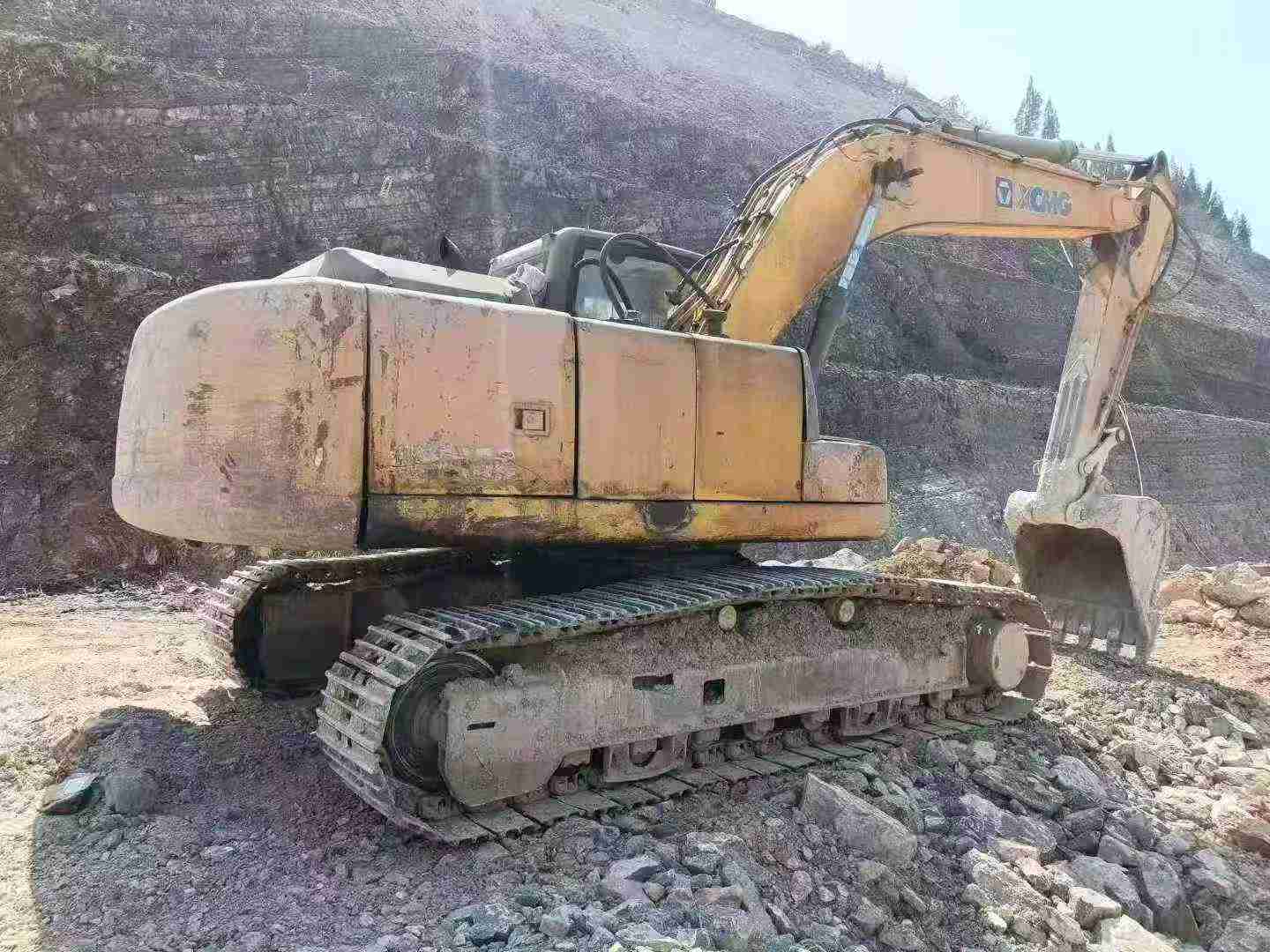 Used XCMG XE215 Excavator 2016 Model / 2