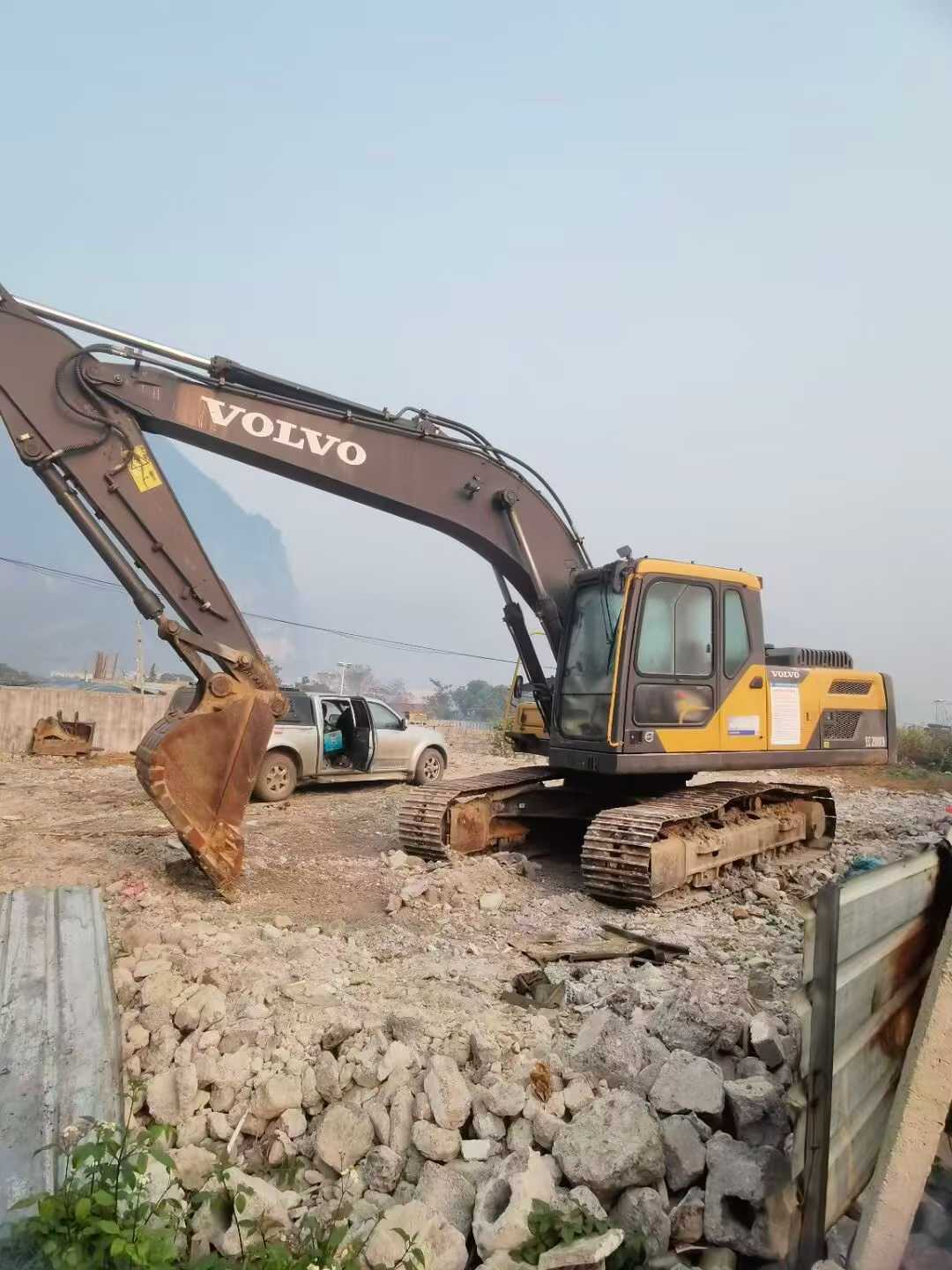 Used Volvo EC200 Excavator 2017 Model / 5